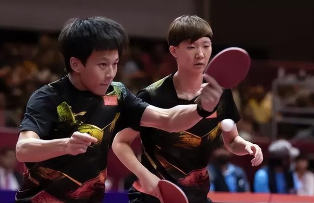 后卫回撤 后卫回撤